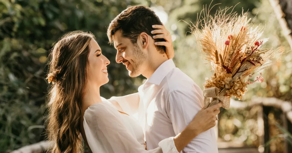 Wenn der starke Partner innerlich kämpft: Acht subtile Zeichen